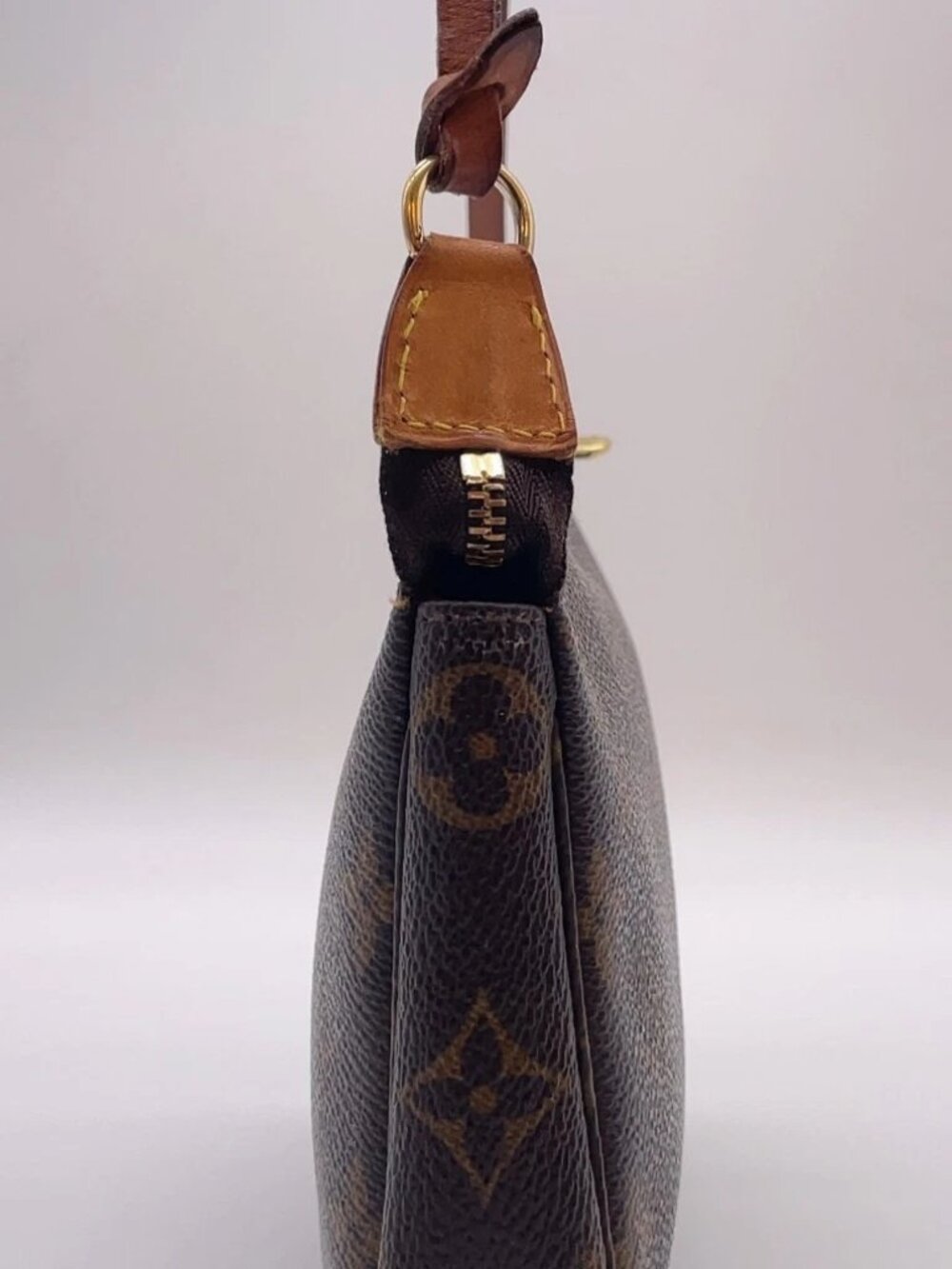 Authentic Louis Vuitton Pochette Accessoires Monogram Canvas Shoulder Bag - Picture 5 of 15